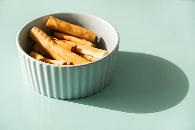 Waggo Ripple Ceramic Dog Bowl for Medium and Large Breeds - Modern with Matte Finish, Heavyweight Durable Pet Food and Water Dish Crock, Dishwasher Safe (Medium, Cloud)