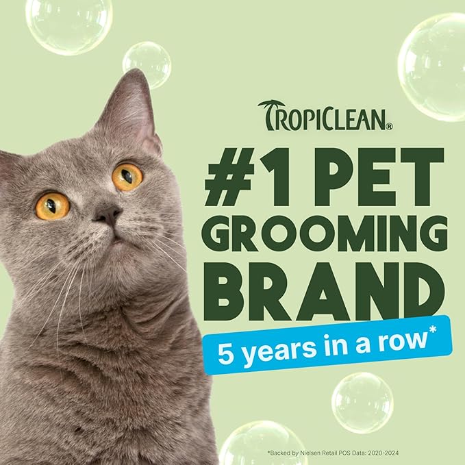TropiClean No Rinse Waterless Cat Shampoo | Dandruff Treatment | Moisturizing Dry Shampoo for Dry Skin | USA Made | Aqua de Coco Scent | 7.4oz.