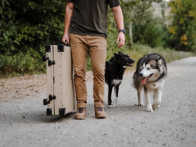 Heavy Duty Fully Collapsible Powder-Coated Aluminum Dog Crate - Medium (Tan)